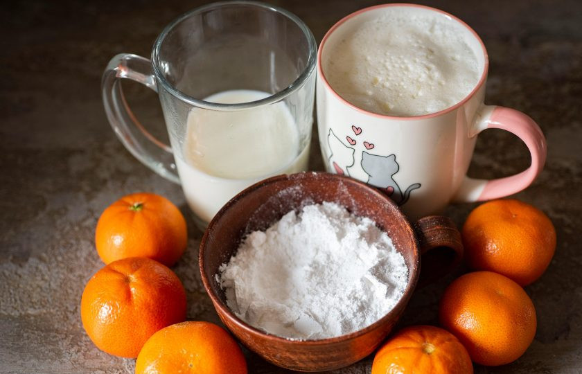 1. Этап. Мандариновое мороженое: Подготовьте все ингредиенты. Сливки должны быть холодными, из холодильника. Мандарины предварительно промойте в проточной воде.