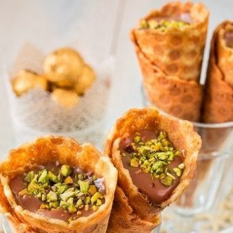 Вафельные трубочки с кремом