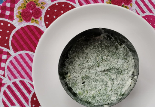 1. Этап. Слоёный рыбный салат Лето: Опять майонез.