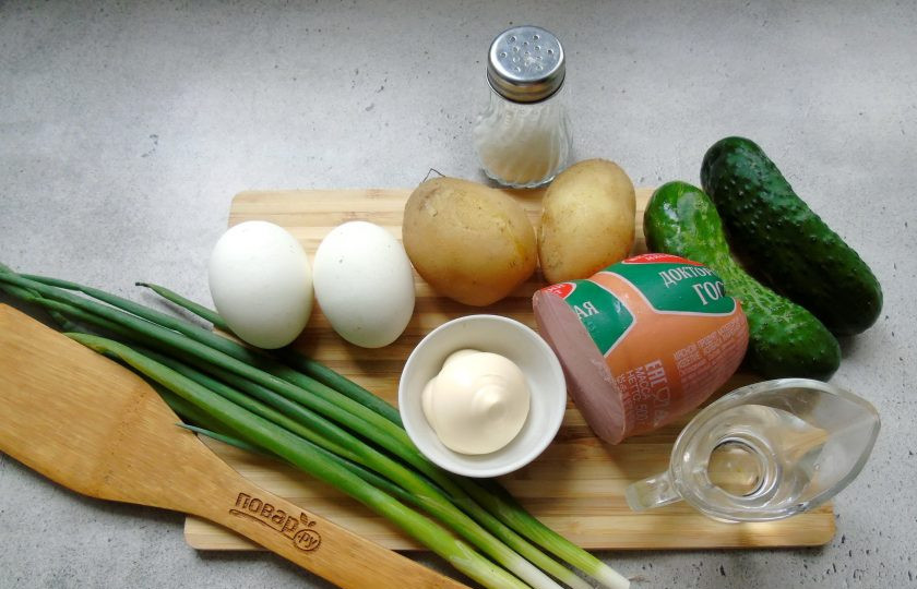 1. Этап. Окрошка на воде с уксусом и майонезом: Подготовьте ингредиенты для приготовления окрошки.