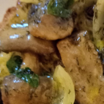 Сочные шампиньоны, маринованные с ароматными овощами