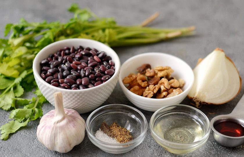 1. Этап. Киркаш: Подготовьте все ингредиенты. Фасоль замочите на ночь.