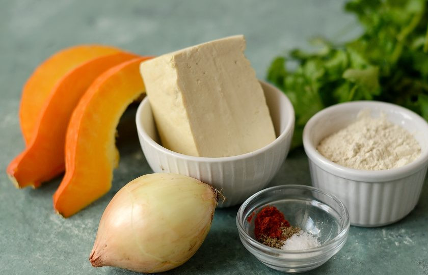 1. Этап. Котлеты из тыквы на пару: Подготовьте все ингредиенты.