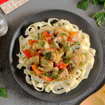 Лапша с грибами и мясом