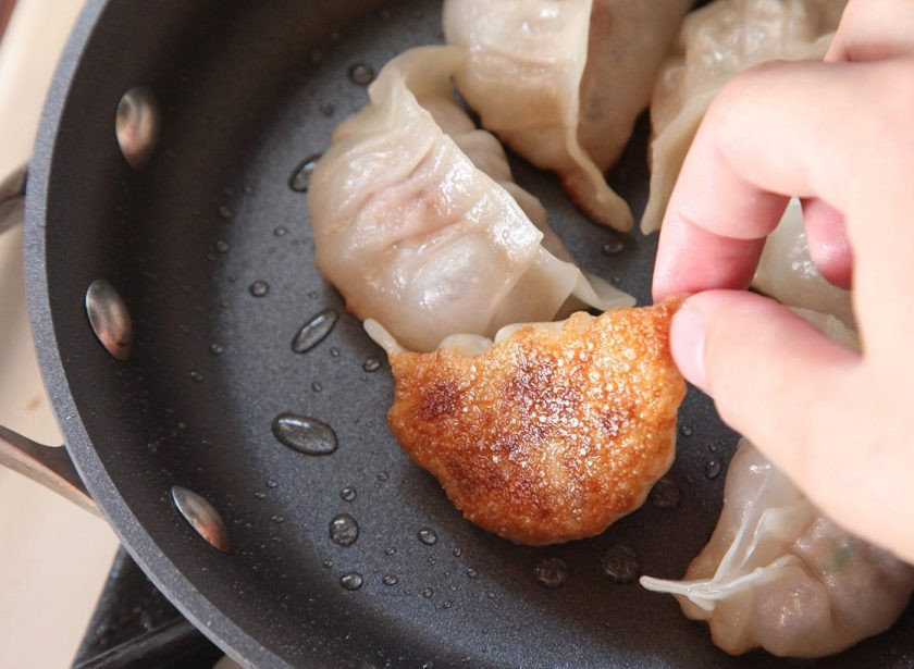 1. Этап. Японские пельмени Гедза со свининой: 13. Вот теперь готово. Приятного аппетита!