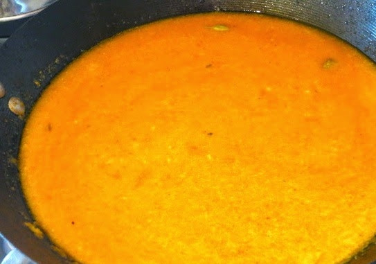 1. Этап. Фрикадельки с сюрпризом: 10. Долейте чистой кипящей воды.