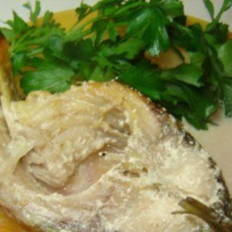 Сазан со сметаной