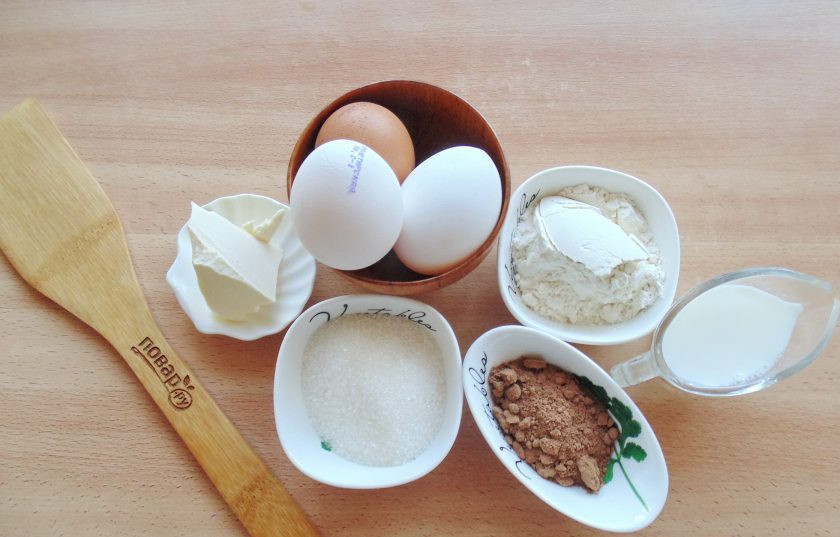 1. Этап. Бисквит с шоколадной глазурью: Подготовьте ингредиенты для приготовления бисквита с шоколадной глазурью.