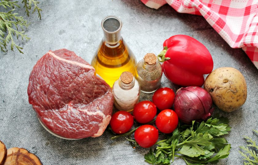 1. Этап. Кебоб по-бухарски: Подготовьте все необходимые ингредиенты для приготовления кебоб по-бухарски.