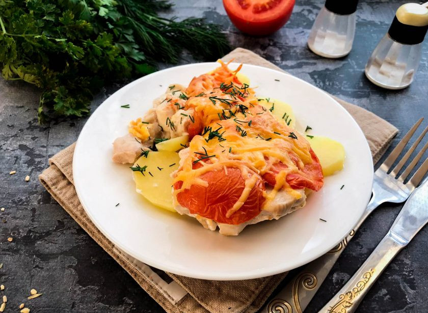 1. Этап. Запеканка с курицей и помидорами: Запеканка с курицей и помидорами готова. Приятного аппетита!