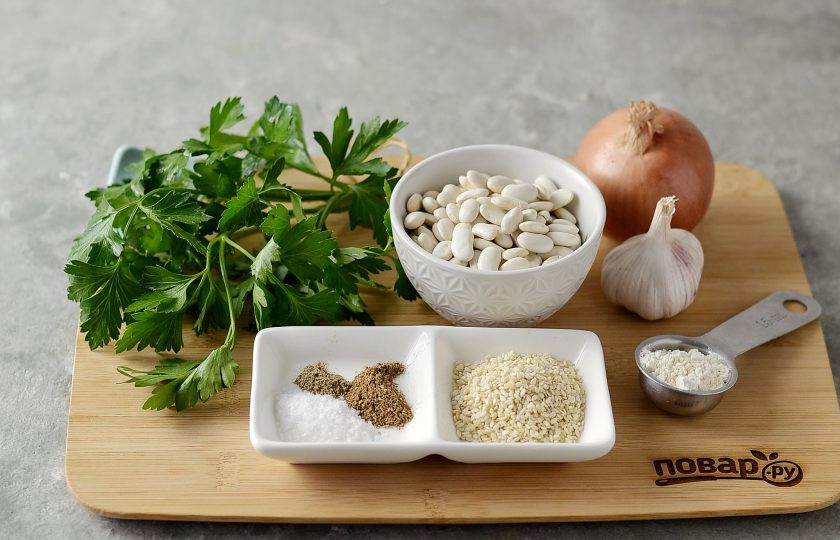 1. Этап. Фалафель из фасоли: Подготовьте все ингредиенты.