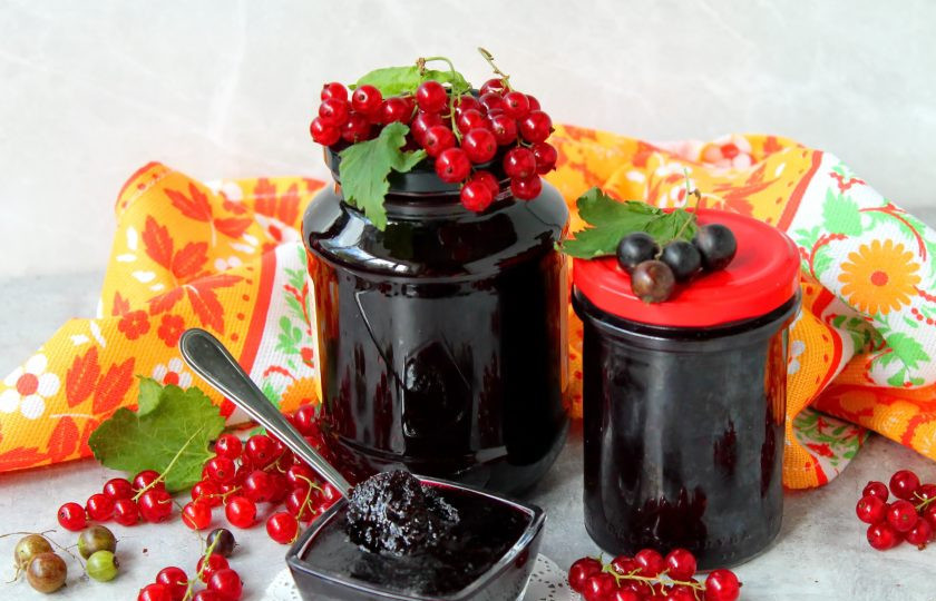 1. Этап. Конфитюр из черной и красной смородины: Хороших заготовок!