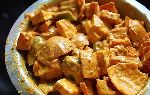 1. Этап. Закуска для пикника на природе: 9. Перемешиваю овощи в маринаде, отправляю в холодильник минимум на 2 часа.