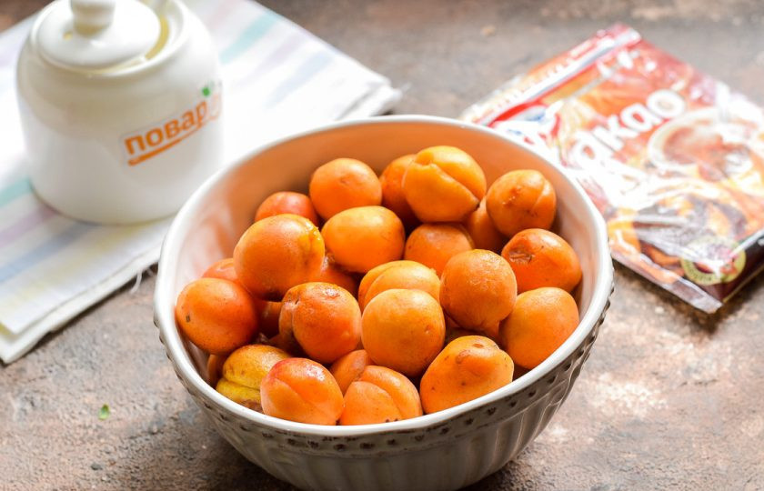 1. Этап. Абрикосовое варенье с какао: Подготовьте ингредиенты.