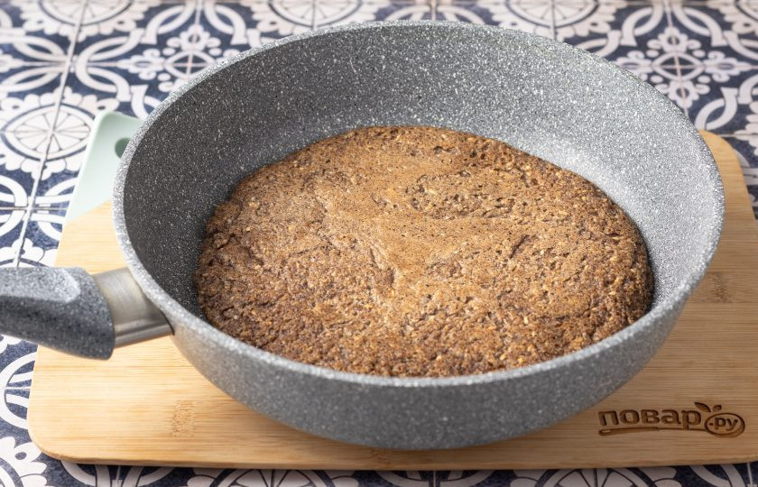 1. Этап. Овсяноблин без яиц и молока ПП: Затем аккуратно переверните и пожарьте вторую сторону.