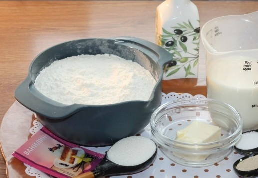 1. Этап. Лепешки по мотивам фесели: 1. Продукты для приготовления теста.