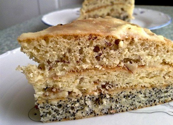 1. Этап. Шарлотка с маком и яблоками: Пирог выпекайте при 180 градусах около 40 минут. Готовый пирог охладить.