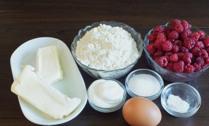 1. Этап. Киш с малиной: Подготовьте необходимые ингредиенты.