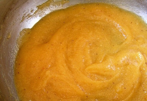 1. Этап. Пирожное Макарон с хурмой: Перемешайте и остудите.