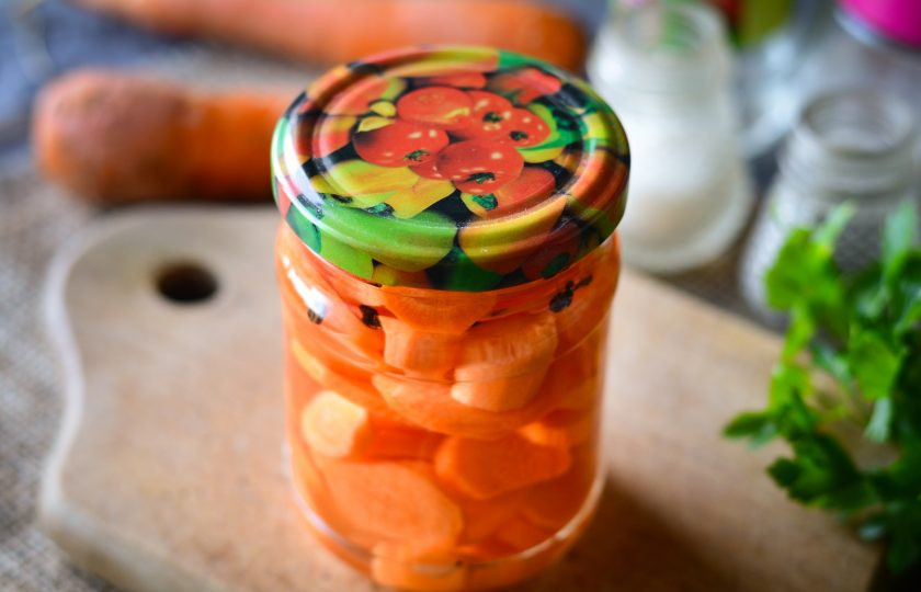 1. Этап. Консервированная морковь на зиму: Храните морковку в банке в прохладной кладовой до зимы. Выход - 1 банка объемом 300 грамм. Приятного вам аппетита!