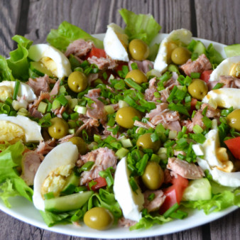 Овощной салат с тунцом