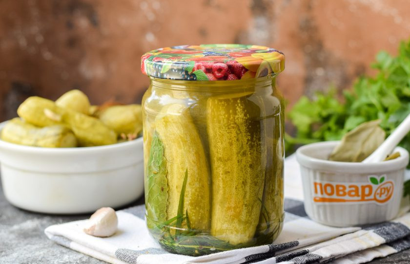 1. Этап. Огурцы с виноградными листьями на зиму: Удачных заготовок!