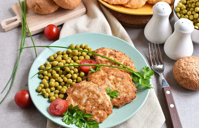 1. Этап. Оладьи из курицы: Приятного аппетита!