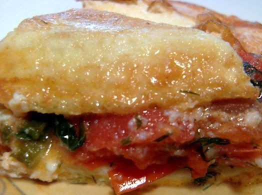 1. Этап. Омлет фаршированный: Готовый омлет нарезаем на порционные кусочки и подаем к столу. Приятного всем аппетита!