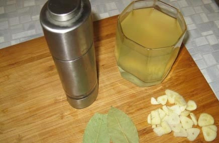 1. Этап. Рассольник классический: Добавить специи и рассол.