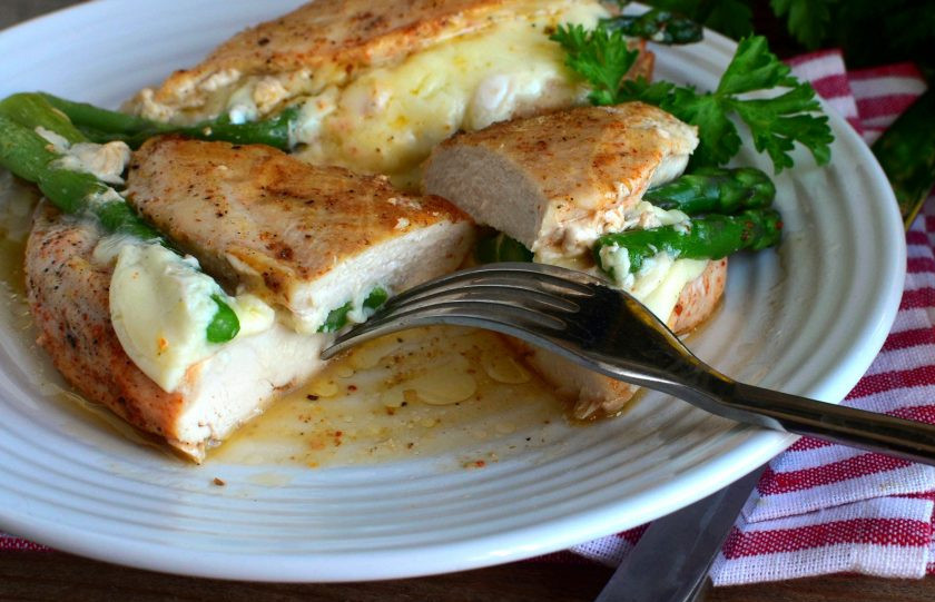 1. Этап. Куриная грудка, фаршированная спаржей: Куриная грудка получается очень сочной!