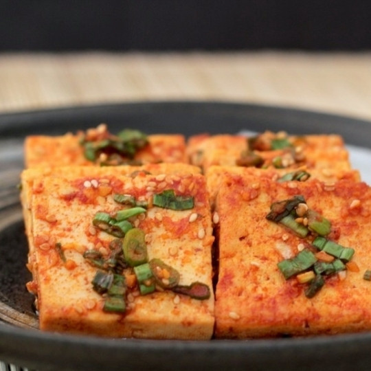 1. Этап. Припущенный тофу: Готово! Подавать можно и в холодном, и в горячем виде.