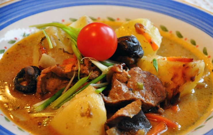 1. Этап. Грибы шиитаке в духовке: Горшочки поставьте в духовку на 70 минут при 200 градусах. К готовому блюду добавьте ещё зелени. Приятного аппетита!