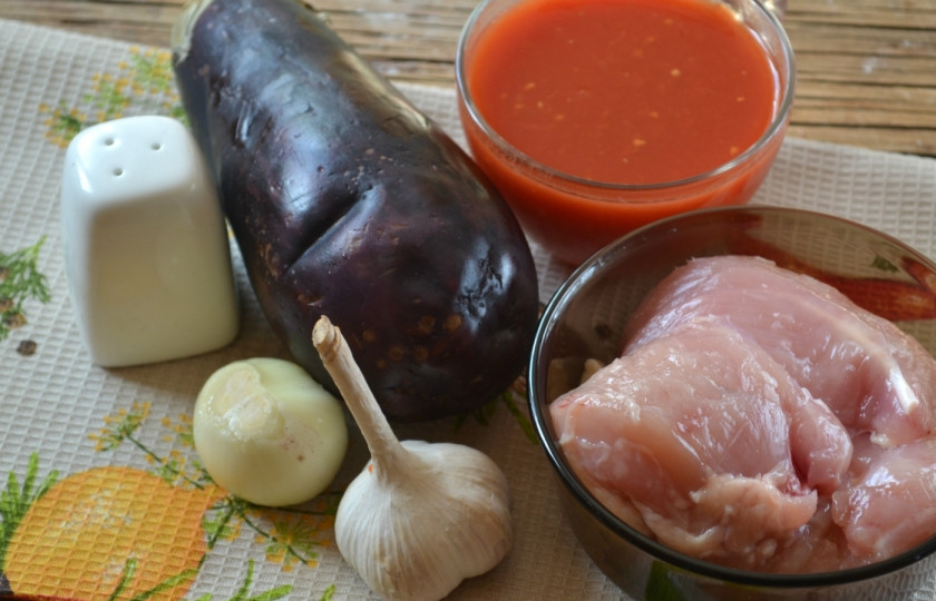 1. Этап. Чахохбили с баклажанами: 1. Подготовьте все необходимые ингредиенты.