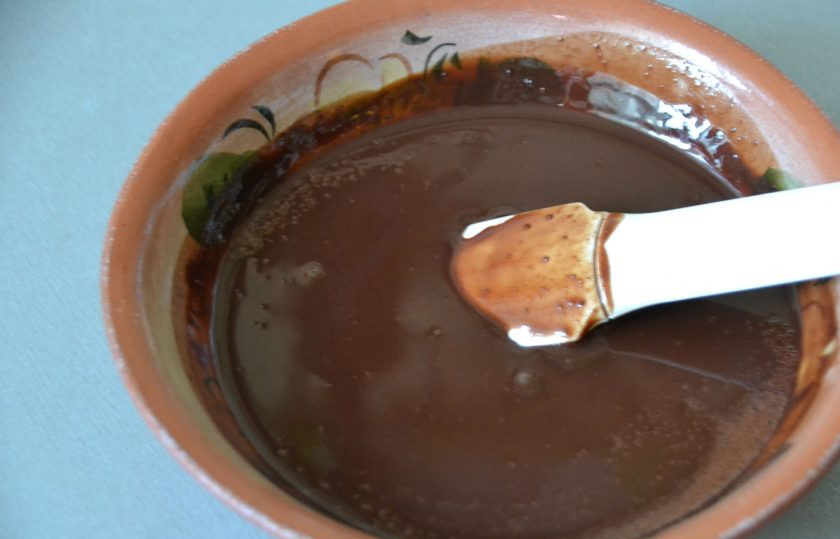 1. Этап. Глазурь для эклеров: Обмакивайте эклеры в глазурь - 