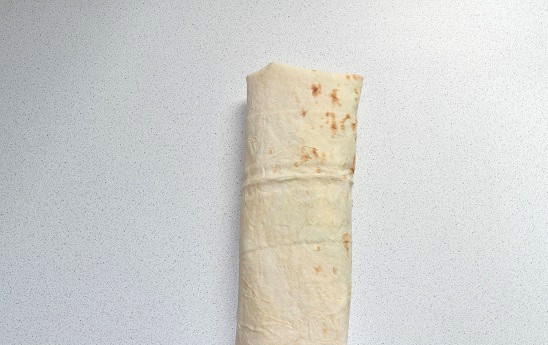 1. Этап. Шаурма на гриле: Аккуратно заверните.