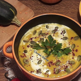 Чечевично-тыквенный суп с кабачком