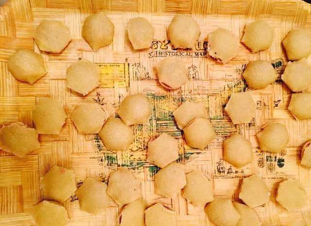 1. Этап. Пельмени по Дюкану: 6. Теперь пельмени готовы к тепловой обработке. Вы также можете их заморозить про запас и варить по мере необходимости.