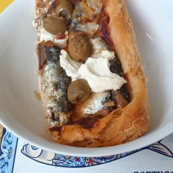 Маргарита из сардин и оливок