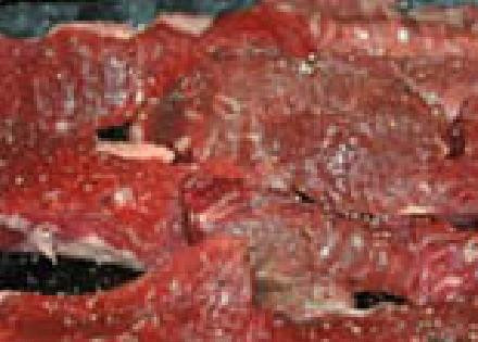 1. Этап. Ребрышки в соусе: Разогреть духовку до 300F. Приправить ребрышки солью и перцем.