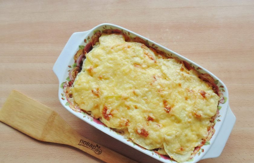 1. Этап. Сырная запеканка: Отправьте запеканку в духовку разогретую до 180 градусов на 20-25 минут.