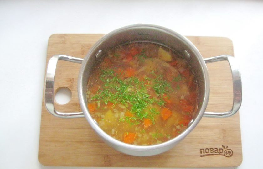 1. Этап. Гречневый суп с помидорами: В конце добавьте нарезанную зелень.