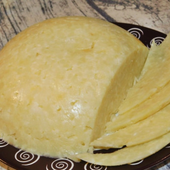 Твердый домашний сыр из творога
