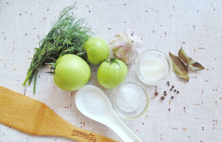 1. Этап. Зеленые помидоры на зиму без уксуса: Возьмите ингредиенты для приготовления зеленых помидоров без уксуса на зиму.