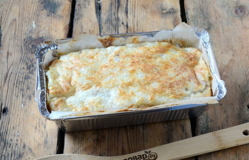 1. Этап. Террин из рыбы: Запекайте террин в духовке при температуре 180 градусов 1 час.