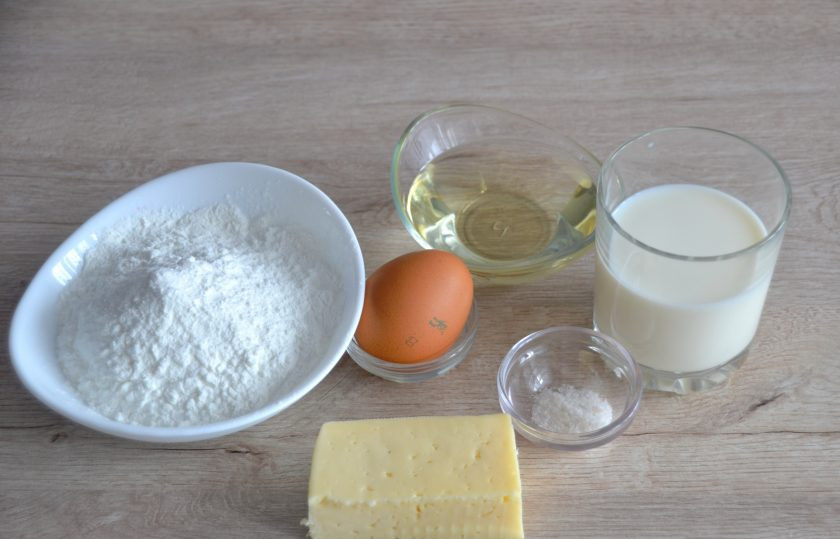 1. Этап. Булочки Боу де кежо: Подготовьте ингредиенты. Поставьте духовку на разогрев до 180 градусов.