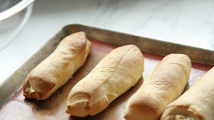 1. Этап. Булочка для хот-дога: 8. Запекайте до румяной корочки минут 25 примерно.