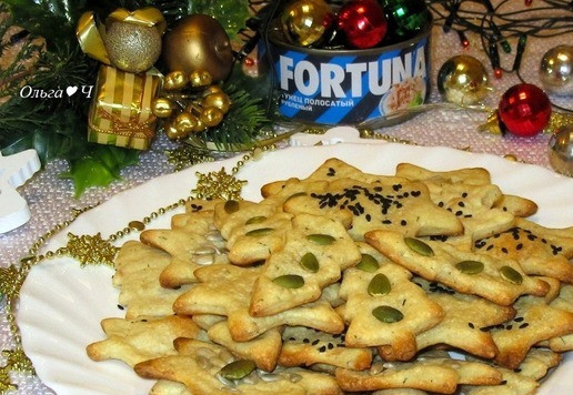 1. Этап. Картофельные крекеры с тунцом Новогодний хруст: Подавайте к столу.