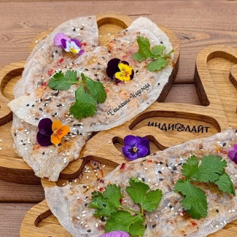 Чебуреки из индейки в рисовой бумаге