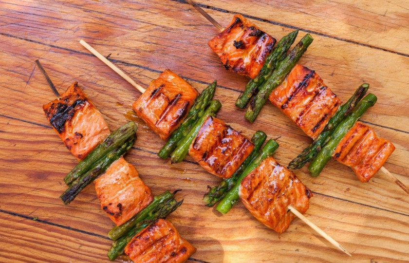 1. Этап. Рыба на вертеле: 4. Когда рыба поджарится со всех сторон - блюдо можно подавать!