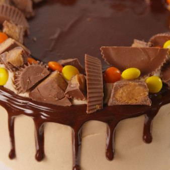 Reese's Explosion Cake
